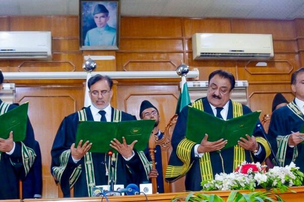 بلوچستان ہائی کورٹ کے تین نئے ایڈیشنل ججز نے حلف اٹھا لیا