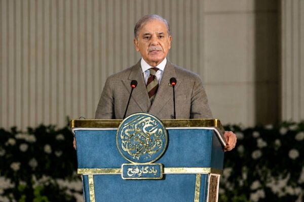 یومِ آزادی پر وزیراعظم کا عزم، پاکستان کی خودمختاری کو چیلنج کرنے والوں کو بھرپور جواب دینے کا اعلان