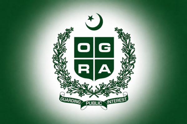 پیٹرول کی قیمت میں 4 روپے 45 پیسے فی لیٹر اضافہ، ہائی اسپیڈ ڈیزل 2 روپے سستا