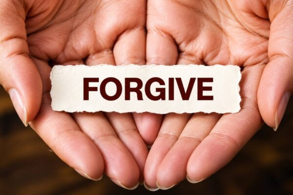 کیا معاف کرنا انسان کو اندر سے مضبوط بناتا ہے؟ اسلام کیا کہتا ہے؟