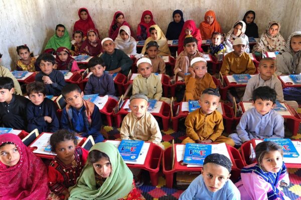 خضدار کے دورافتادہ علاقے میں کمیونٹی اسکول قائم، بچوں کو گھر کی دہلیز پر تعلیمی سہولت میسر
