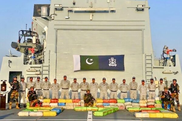 پاک بحریہ کی بڑی کارروائی، 2,800 کلوگرام سے زائد منشیات برآمد