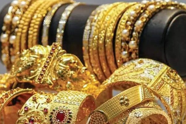 پاکستان میں سونے کی قیمت میں 4,300 روپے کا اضافہ