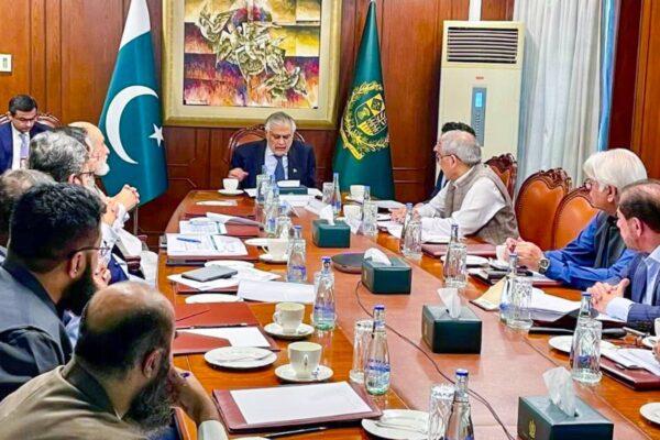 ایس ایس جی سی ایل کے بڑھتے گیس نقصانات کا معاملہ، نائب وزیراعظم کی ٹائم باؤنڈ حکمتِ عملی تیار کرنے کی ہدایت