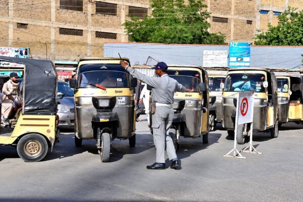 کوئٹہ میں غیر قانونی رکشوں کے خلاف کارروائیاں تیز کرنے کا حکم