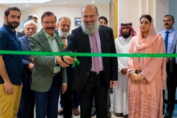 جام کمال خان کا دوحہ میں پاکستانی ایکسپورٹ ڈسپلے سینٹر کا افتتاح، برآمدات بڑھانے پر زور
