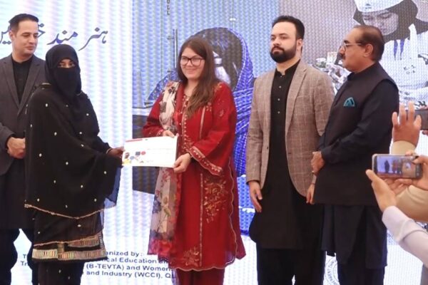 کوئٹہ میں بی ٹیوٹا کے زیرِ اہتمام خواتین کے لیے جاب فیئر کا انعقاد، تربیت یافتہ طالبات کو روزگار کے مواقع فراہم