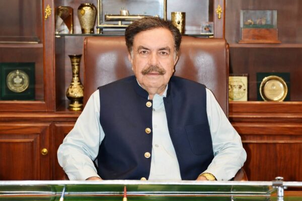 بلوچستان میں طبی تعلیم اور پوسٹ گریجویٹ تربیت کے فروغ کے لیے اداروں کا تعاون ناگزیر ہے، گورنر جعفر خان مندوخیل